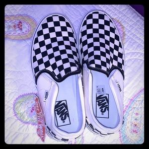 CHECKERED VANS